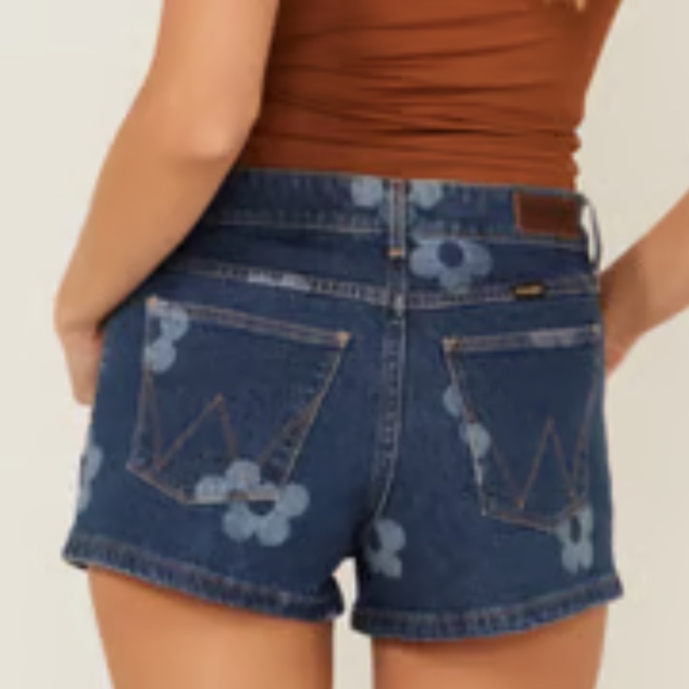 Wrangler Mid Rise Vintage Flower Shorts